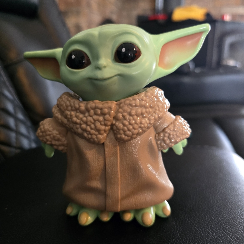 Bop It Star Wars The Child Mandalorian Grogu Baby Yoda Toy Game Hasbro Works 5"